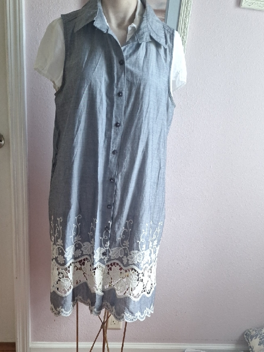Button-Front Sleeveless Dress ,Lace Hem Pockets - Gray - Picture 2 of 15